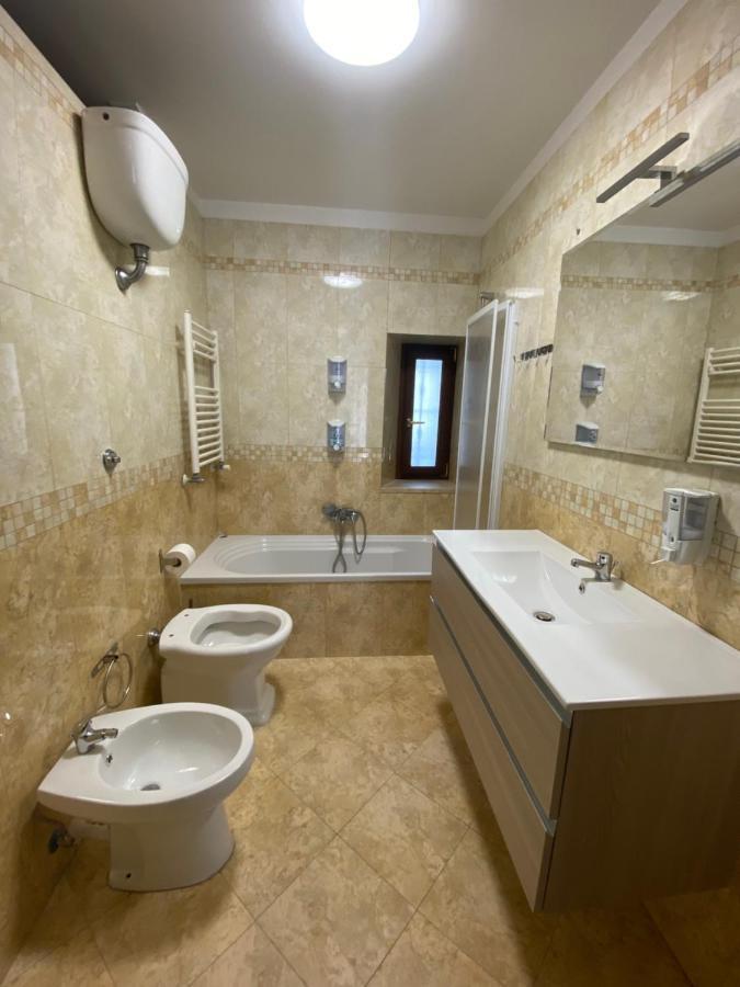 Отель Falu Napoli Centro Экстерьер фото