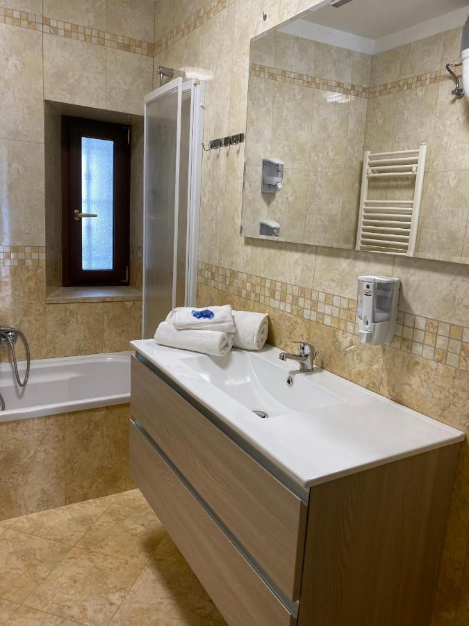 Отель Falu Napoli Centro Экстерьер фото